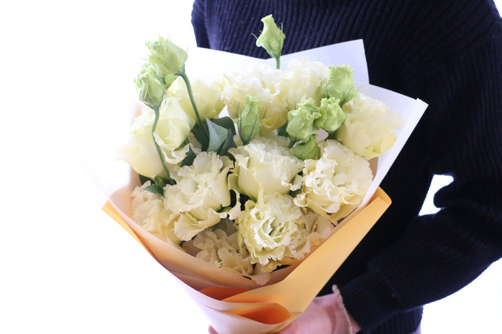 クリーム色のトルコキキョウの花束（5本）