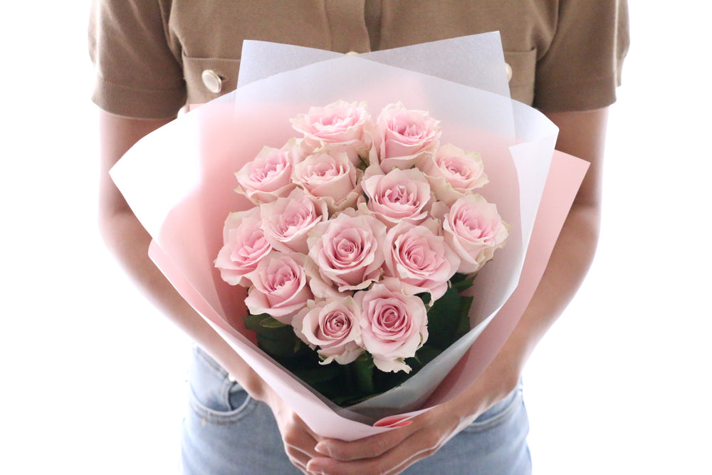 14本のピンク色のバラの花束