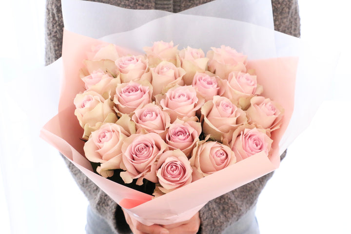 21本のピンク色のバラの花束-あなただけに尽くします