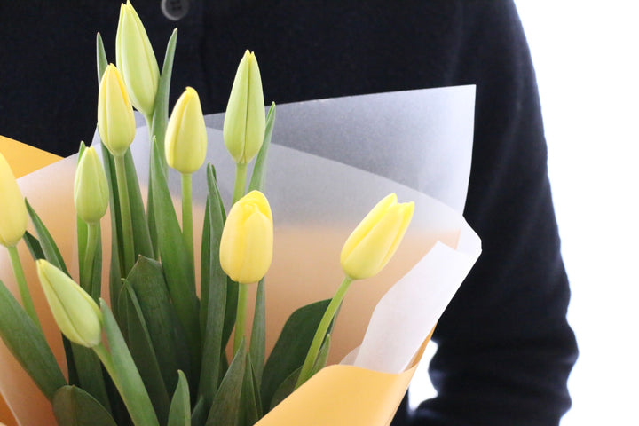 黄色のチューリップの花束（9本）