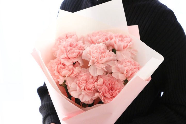 ピンクのカーネーションの花束（9本）-いつまでも一緒にいてください