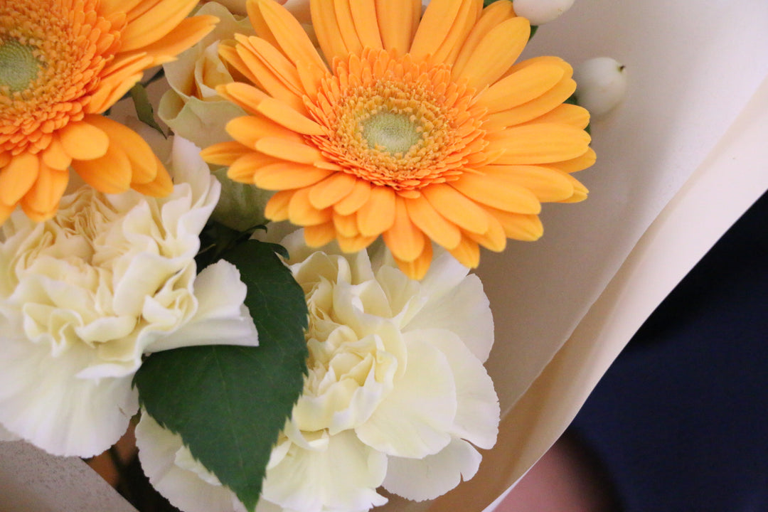 黄色・オレンジ色の花束 3,000円