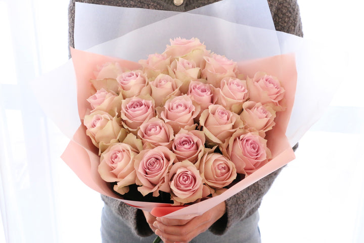 23本のピンク色のバラの花束-あなたと一緒にいたい