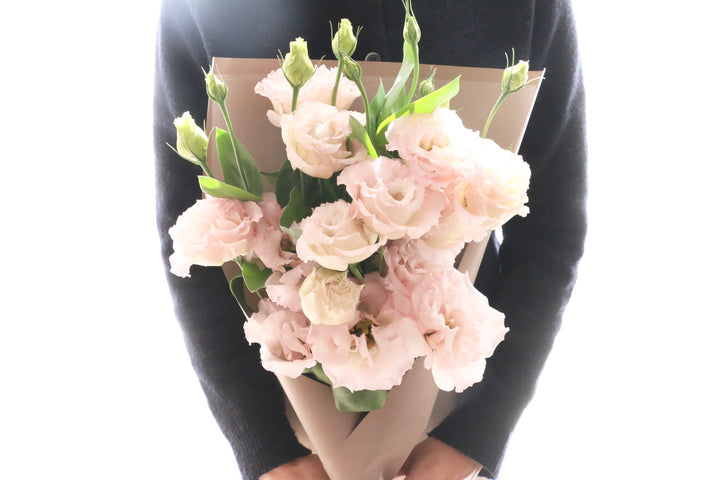 ピンク色のトルコキキョウの花束（5本）