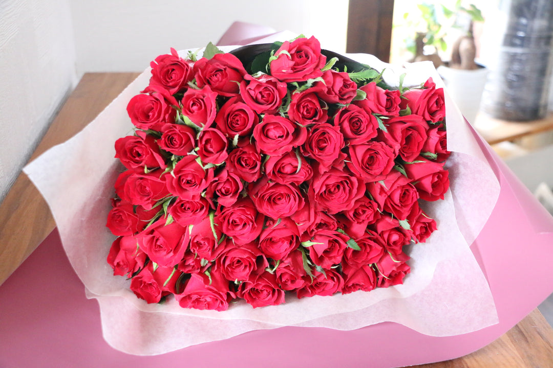 51本の赤いバラの花束