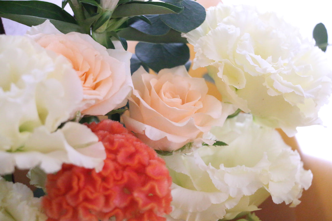 【敬老の日】秋の花束 黄色 バラのアップ