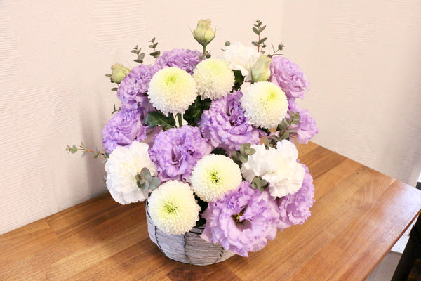 【供花】白色・紫色のお供えアレンジメント 8,000円