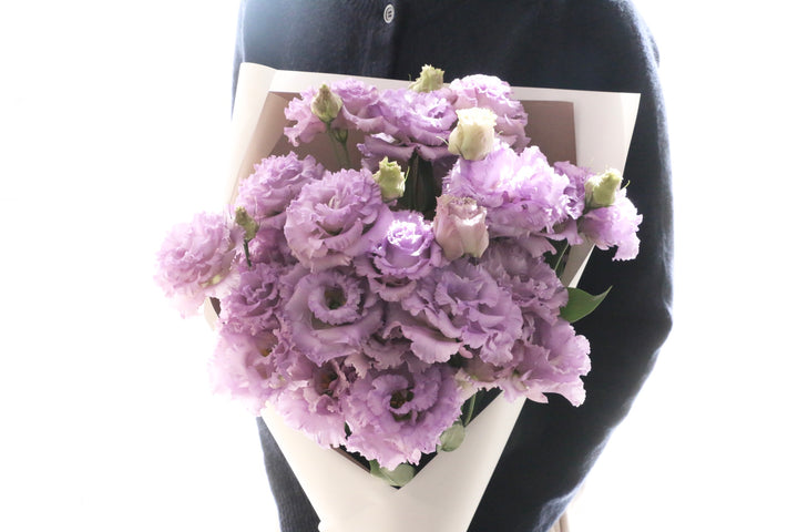 紫色のトルコキキョウの花束（8本）