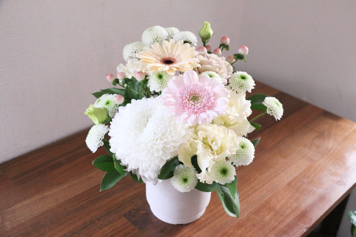 【供花】白色・ピンク色のお供えアレンジメント 5,000円