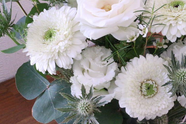 白・グリーンのアレンジメント 10,000円