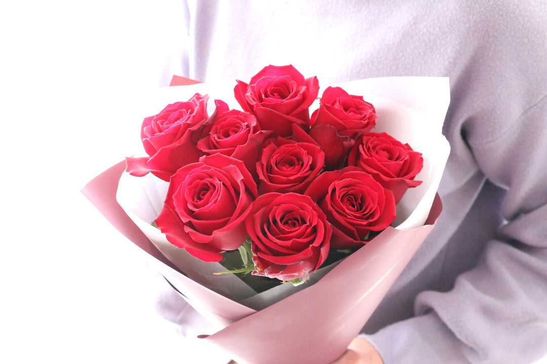 9本の赤いバラの花束-いつまでも一緒にいてください