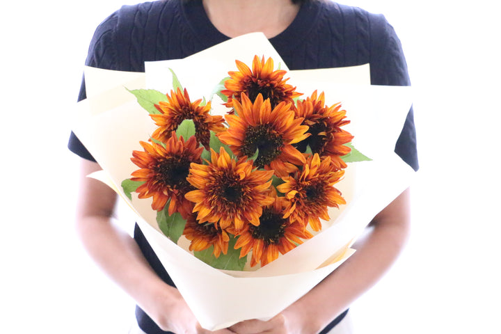 ブラウンのひまわりの花束（9本）