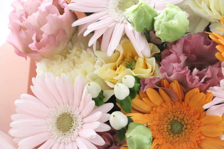 ピンク・黄色の花束  8,000円