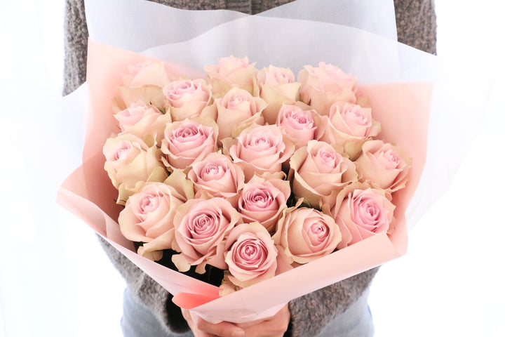 21本のピンク色のバラの花束-あなただけに尽くします