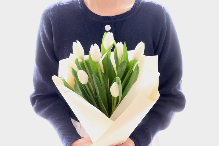 白のチューリップの花束（10本）