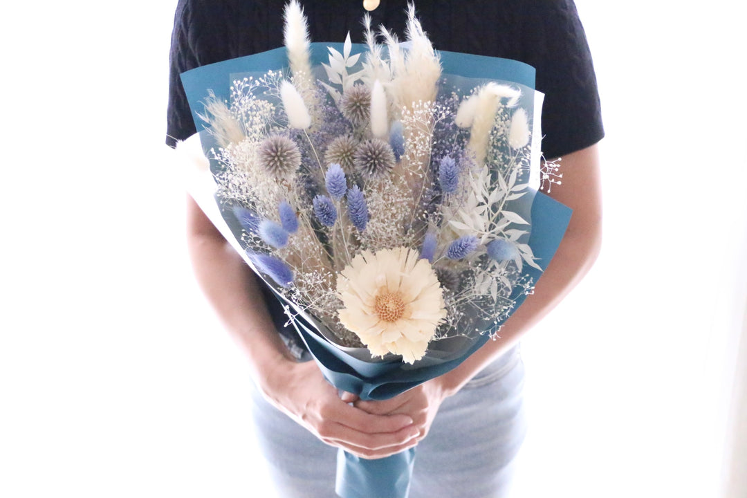 青系のドライフラワーの花束 Mサイズ　5,000円