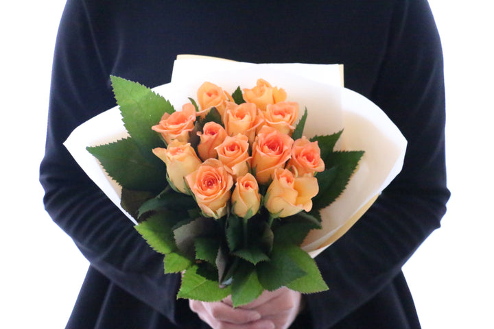 オレンジ色バラの花束（13本）-永遠の友情