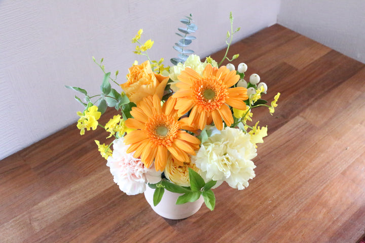 黄色・オレンジ色のアレンジメント 4,000円