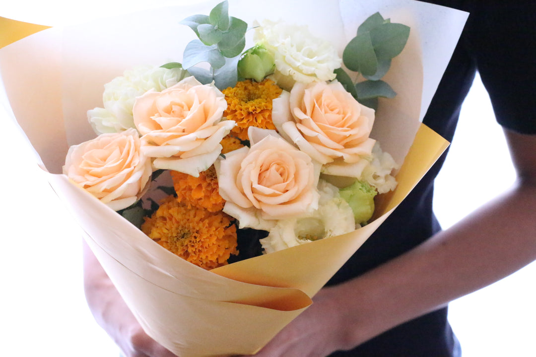 オレンジ色バラ入りの花束 Sサイズ 5,000円