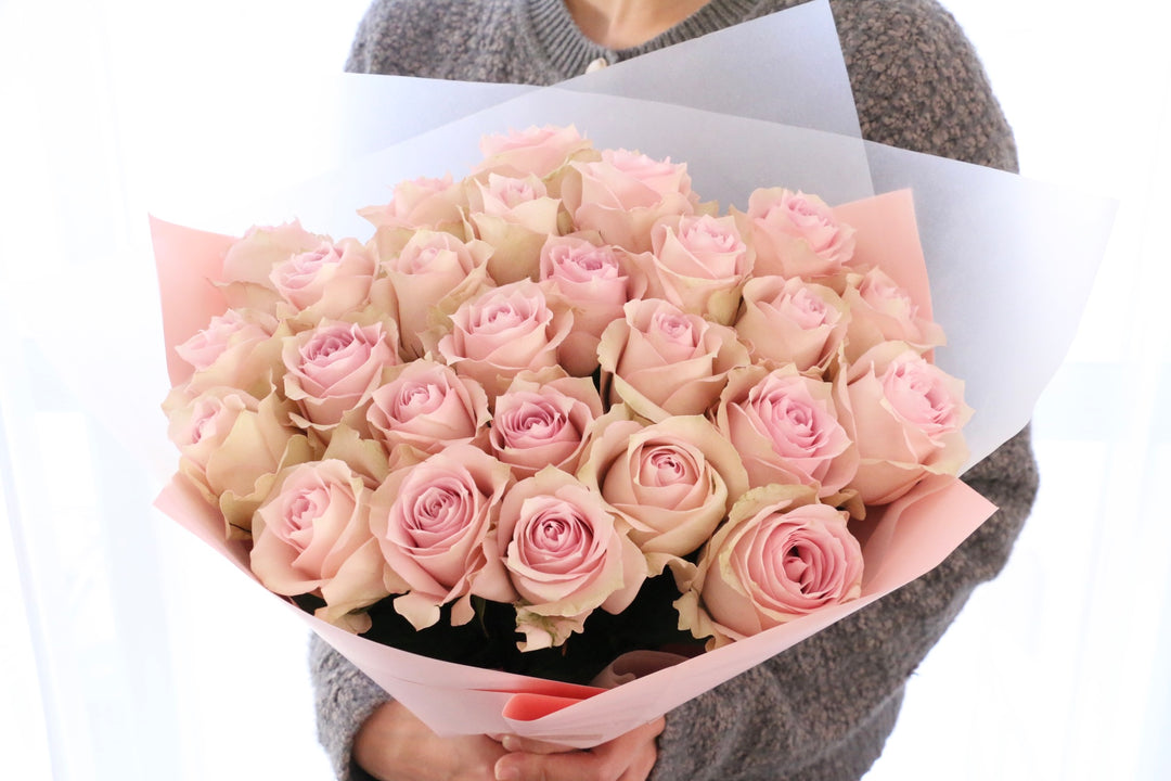 26本のピンク色のバラの花束