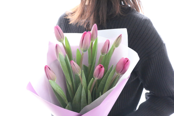 紫色のチューリップの花束（10本）