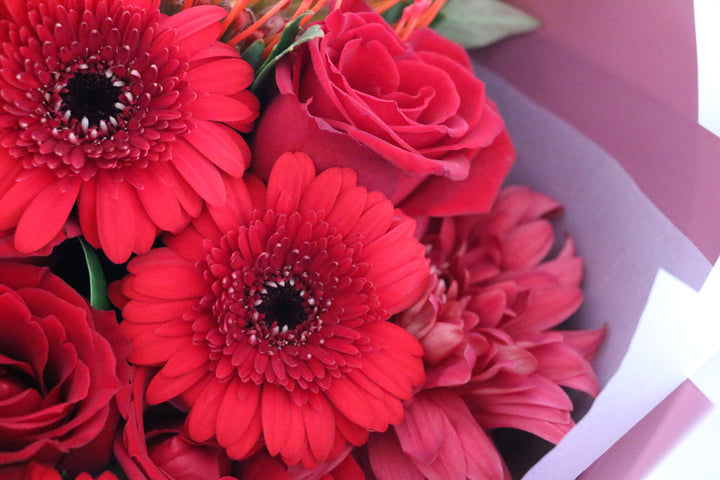 赤色の花束 9,000円