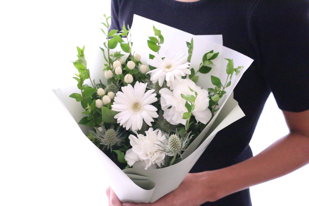 白・グリーンの花束 4,000円