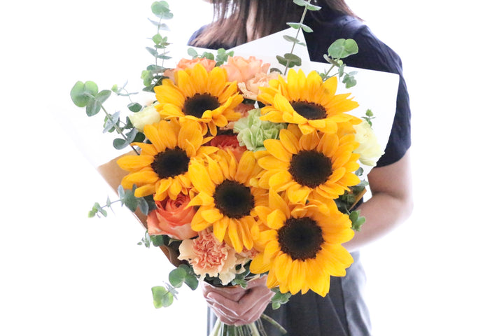 ひまわり入りの花束 9,000円