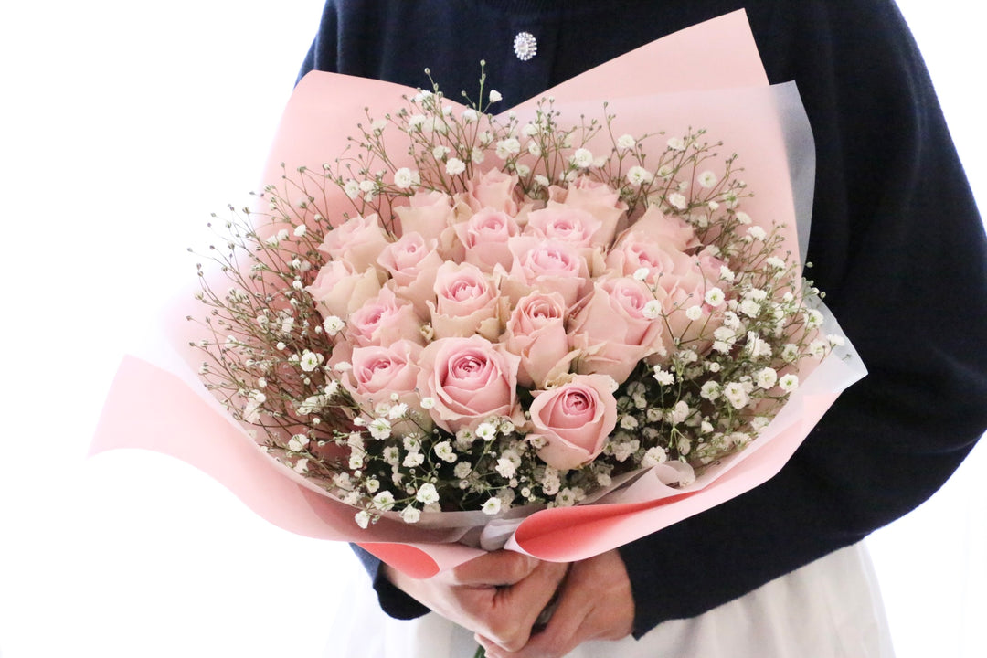 ピンク色バラとカスミソウの花束（20本）